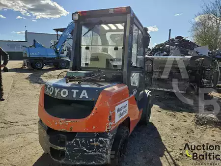 Diesel gaffeltruck 2018  Toyota E 811 (3)