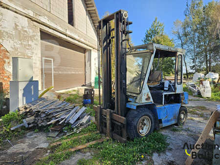 Benzínový vzv 1979  CAT Lift Trucks BO-BO CAT V80D (1)