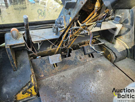 Benzínový vzv 1979  CAT Lift Trucks BO-BO CAT V80D (16)