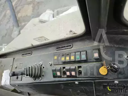 Terminál traktor 2007  Terberg RT222 (12)