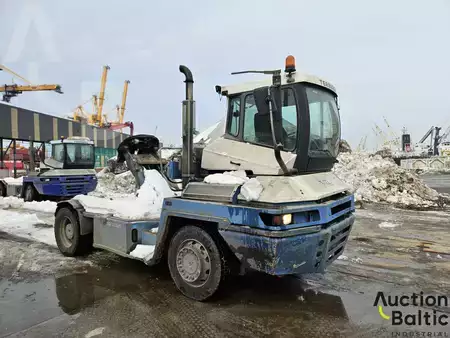 Terminál traktor 2007  Terberg RT222 (2)