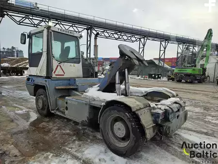 Terminál traktor 2007  Terberg RT222 (4)