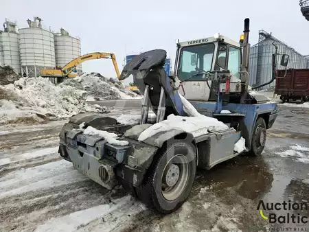 Terminál traktor 2007  Terberg RT222 (6)