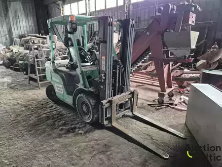 Diesel truck 2019  Mitsubishi YDM-KF18D (1)