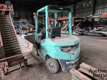 Diesel truck 2019  Mitsubishi YDM-KF18D (4)