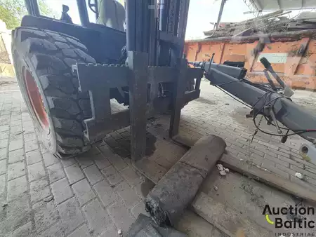 Terénní vysokozdvižný vozík 2006  Ausa CH 250 (8)