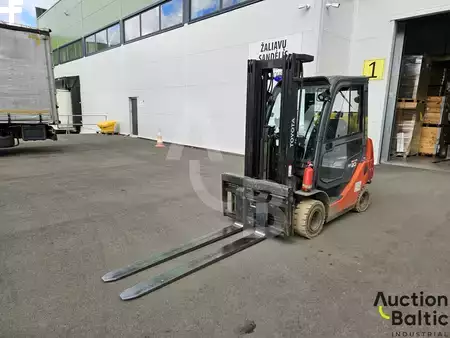 Wózki widłowe diesel 2019  Toyota 02-8 FG KF 20 (2)