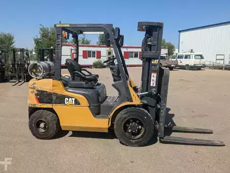 Propane Forklifts 2019  CAT Lift Trucks GP30N (1)
