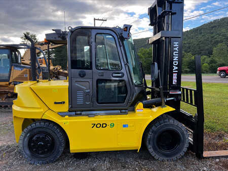 Diesel Forklifts 2017  Hyundai 70D-9 (4)