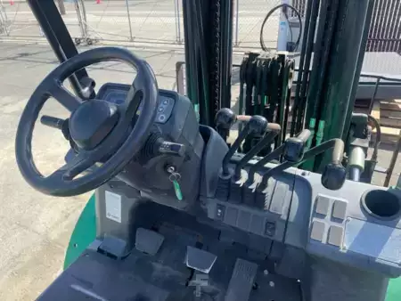 Diesel Forklifts 2015  Mitsubishi FG50NGLE (3)