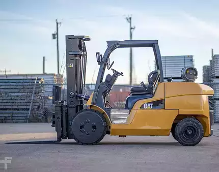 Montacargas GLP 2012  CAT Lift Trucks P12000 (1)