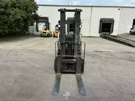 Montacargas GLP 2020  CAT Lift Trucks 2C8000-SWB (2)