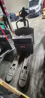 Electric Pallet Jacks 2020  Jungheinrich ECR327 (2)