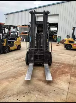 Montacargas GLP 2020  CAT Lift Trucks 2C8000-SWB (16)