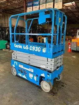 Misceláneos 2018  Genie GS-1930 (5)