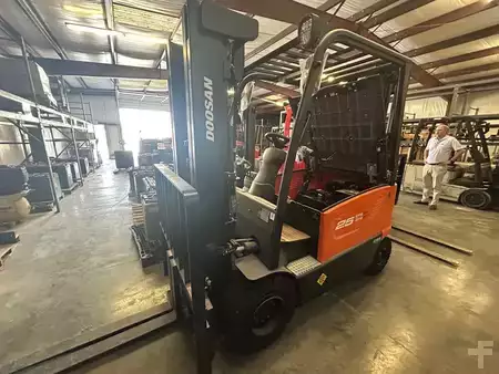 Montacargas Eléctrico (4 ruedas) 2023  Doosan B25X-7 (36)