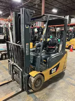 4-Wheel Electric 2015  CAT Lift Trucks 2ET3500 (1)
