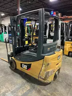 4-Wheel Electric 2015  CAT Lift Trucks 2ET3500 (4)