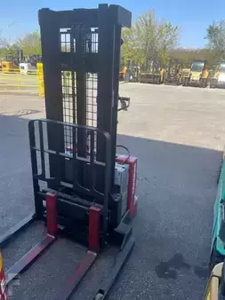 Pallet Stackers 2021  Raymond RSS40 (2)