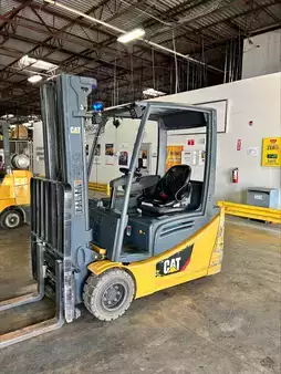 4-Wheel Electric 2016  CAT Lift Trucks 2ET4000 (1)