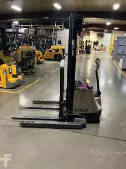 Apilador eléctrico 2016  Crown SX3000-40 (5)