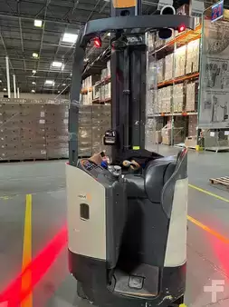 Reach Trucks 2018  Crown RM6025-45 (4)