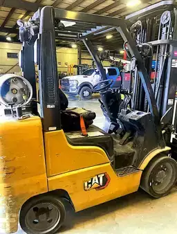 Montacargas GLP 2020  CAT Lift Trucks 2C8000-SWB (2)
