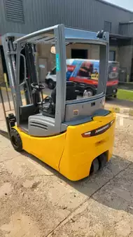 Montacargas diésel 2016  Jungheinrich EFG220 (5)