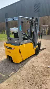 Montacargas diésel 2016  Jungheinrich EFG220 (7)