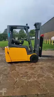 Montacargas diésel 2016  Jungheinrich EFG220 (1)