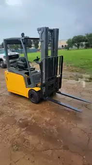 Montacargas diésel 2016  Jungheinrich EFG220 (2)