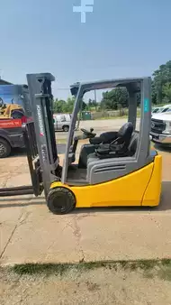 Montacargas Eléctrico (3 ruedas) 2016  Jungheinrich EFG220 (1)