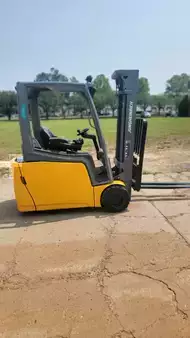 Montacargas Eléctrico (3 ruedas) 2016  Jungheinrich EFG220 (8)