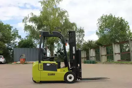 Eléctrica de 4 ruedas 2024  Clark GTX16 (5)