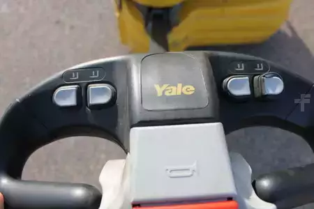 Stoccatori uomo a piedi 2011  Yale MS14AC (7)