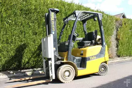 Gázüzemű targoncák 2017  Yale GLP16VX (1)