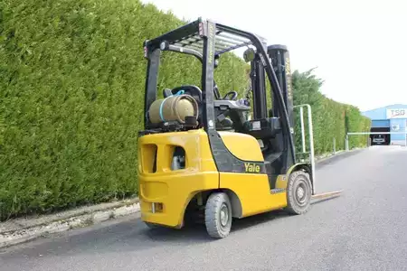 Gázüzemű targoncák 2017  Yale GLP16VX (3)