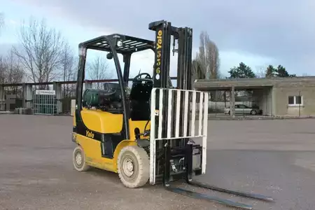 Gázüzemű targoncák 2017  Yale GLP16VX (2)
