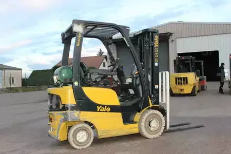 Gázüzemű targoncák 2017  Yale GLP16VX (3)
