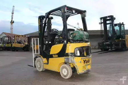 Gázüzemű targoncák 2017  Yale GLP16VX (4)