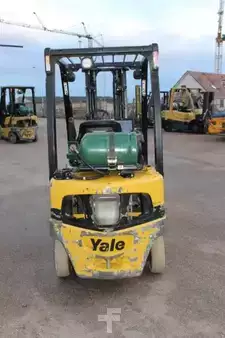 Gázüzemű targoncák 2017  Yale GLP16VX (6)