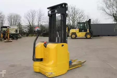 VZV s plošinou pro řidiče 2015  Yale MS12AC (1)