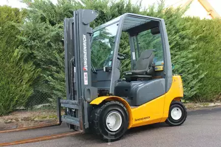Carrelli elevatori GPL 2005  Jungheinrich TFG425 (1)