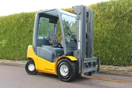 Carrelli elevatori GPL 2005  Jungheinrich TFG425 (2)