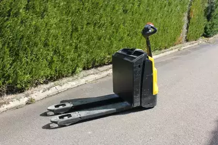 Nízkozdvižný vozík 2017  Yale MP16 (4)