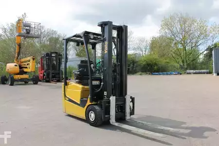 Elektro čtyřkolový VZV 2019  Yale ERP15VC (1)