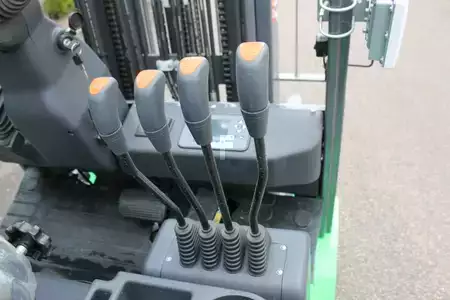 Elektro čtyřkolový VZV 2026  SIGMA FG18B (8)