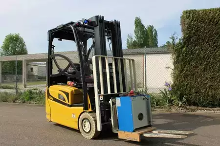 Elektro čtyřkolový VZV 2020  Yale ERP16VT (2)
