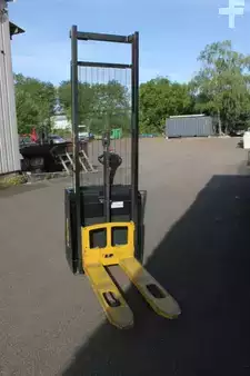 VZV s plošinou pro řidiče 2019  Yale MS10E (5)