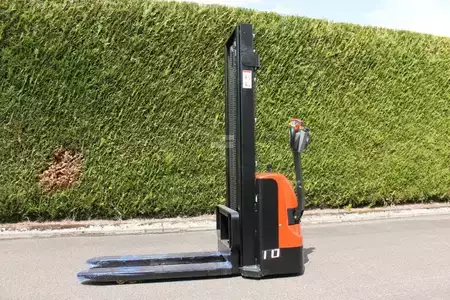 Stackers Stand-on 2026  SIGMA CL1030J (1)